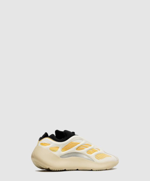 [YEEZY-이지부스트]700 V3 홍화 G54853