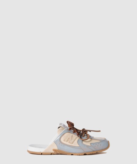 [MIUMIU-미우미우]장식 송아지 가죽 뮬 5E333E