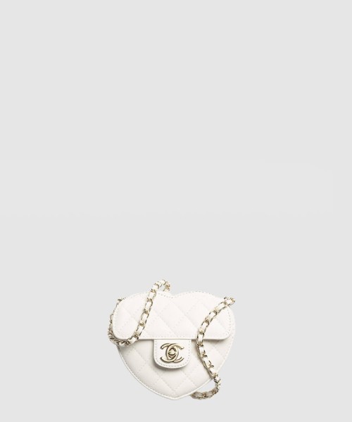 [CHANEL-샤넬]핸들 장식의 하트 클러치 AP2784